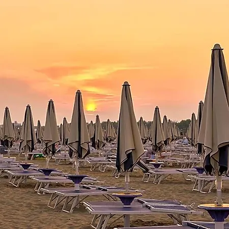 Cozy With Swimming Pool And Fireplace Bibione